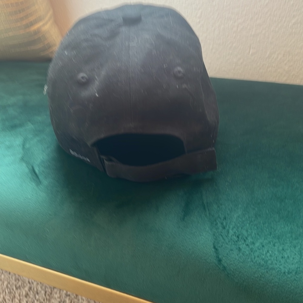 Womens adidas adjustable cap. - Picture 2 of 2
